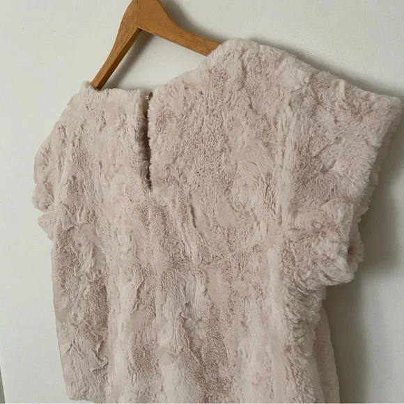 Maeve Faux Fur Top in Cream size Small Statement Luxe Anthropologie - Picture 7 of 15